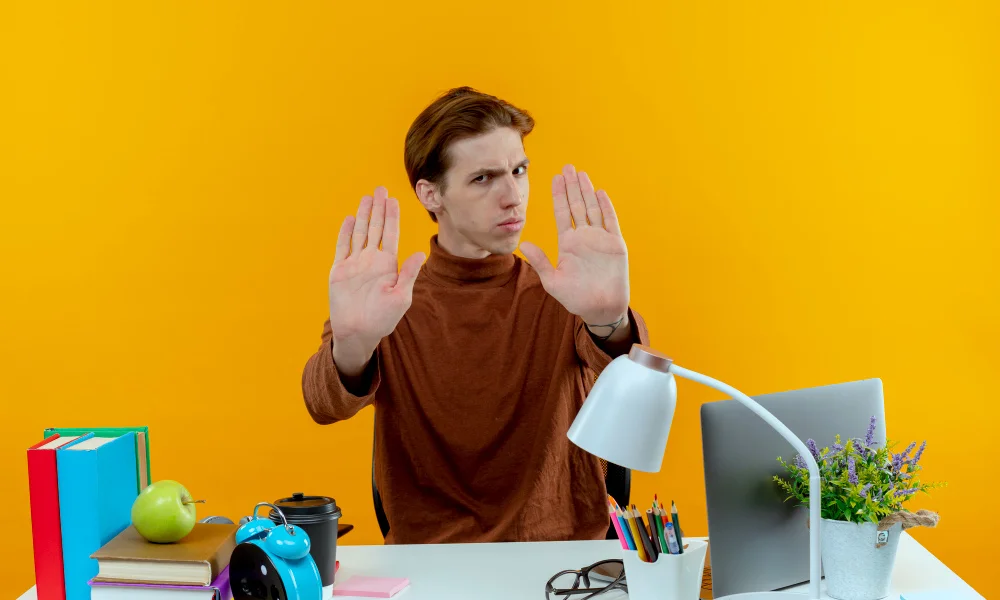 Young man in a brown shirt-Link building